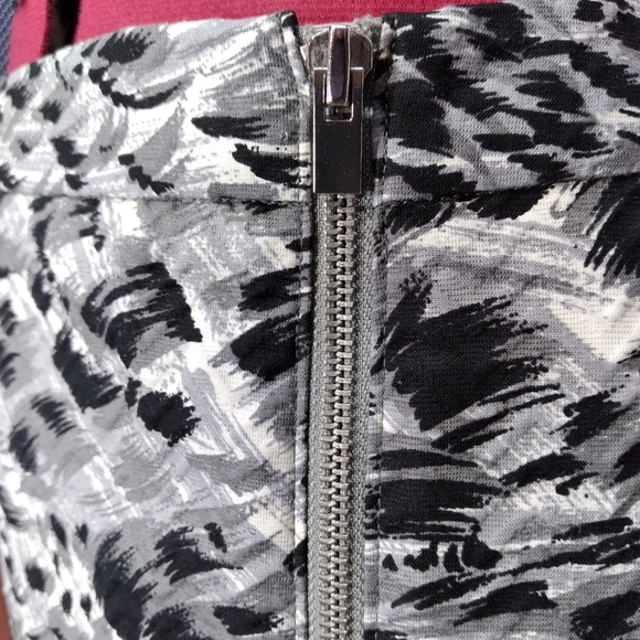 Talbots Side Double Zip Painted Black Gray White Pencil Skirt Size 4 - Picture 10 of 13